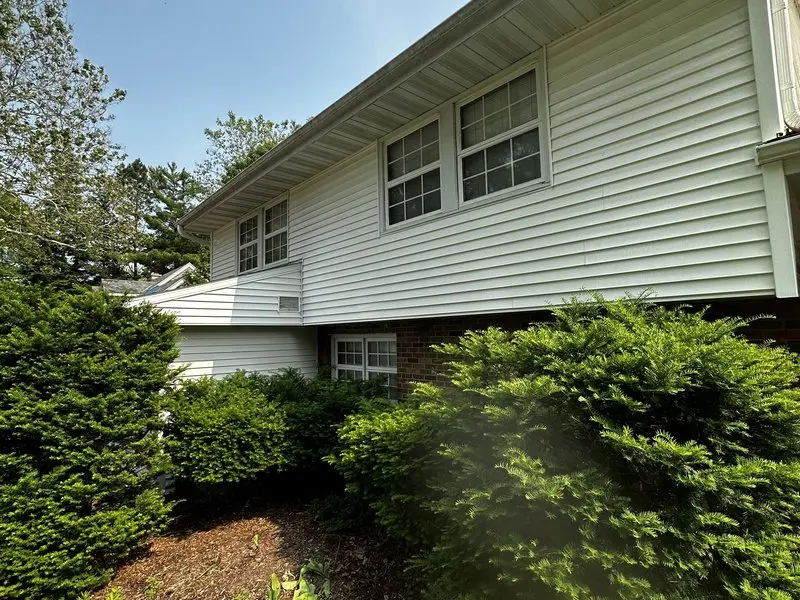 How Do You Remove Hard Water Stains from Windows in Madison?